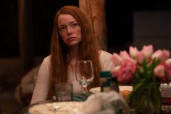 エマ・ストーン、『エディントンへようこそ』より © 2025 Joe Cross For Mayor Rights LLC. All Rights Reserved. エマ・ストーン、『エディントンへようこそ』より © 2025 Joe Cross For Mayor Rights LLC. All Rights Reserved.