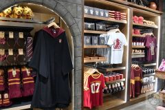 グリフィンドールグッズ、「ハリー・ポッター ショップ 原宿」にて©cula グリフィンドールグッズ、「ハリー・ポッター ショップ 原宿」にて©cula