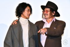 ジョニー・デップ&赤西仁、『モディリアーニ!』ジャパンプレミアにて ©︎ Modi Productions Limited 2024 ジョニー・デップ&赤西仁、『モディリアーニ!』ジャパンプレミアにて ©︎ Modi Productions Limited 2024