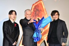 （左から）宮世琉弥、ジェームズ・キャメロン、山崎貴 © cula