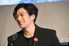 新田真剣佑、『ONE PIECE』シーズン2 来日ファンイベントにて © cula 実写版『ONE PIECE』シーズン2イベント-イニャキ・ゴドイ大量の日本語スピーチに歓声!「日本のファンと日本語で話せるようになりたかった、この経験は特別」