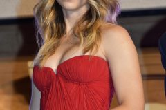 エミリー・ラッド、『ONE PIECE』シーズン2 来日ファンイベントにて © cula