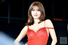 TWICE MOMO TWICEのMOMO&SANA、『プラダを着た悪魔2』ジャパンアンバサダー就任!「光栄」レッドドレスで魅了【フォトレポート】