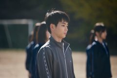 青木柚、『NEW GROUP』より ©︎2026映画「NEW GROUP」製作委員会 青木柚、『NEW GROUP』より